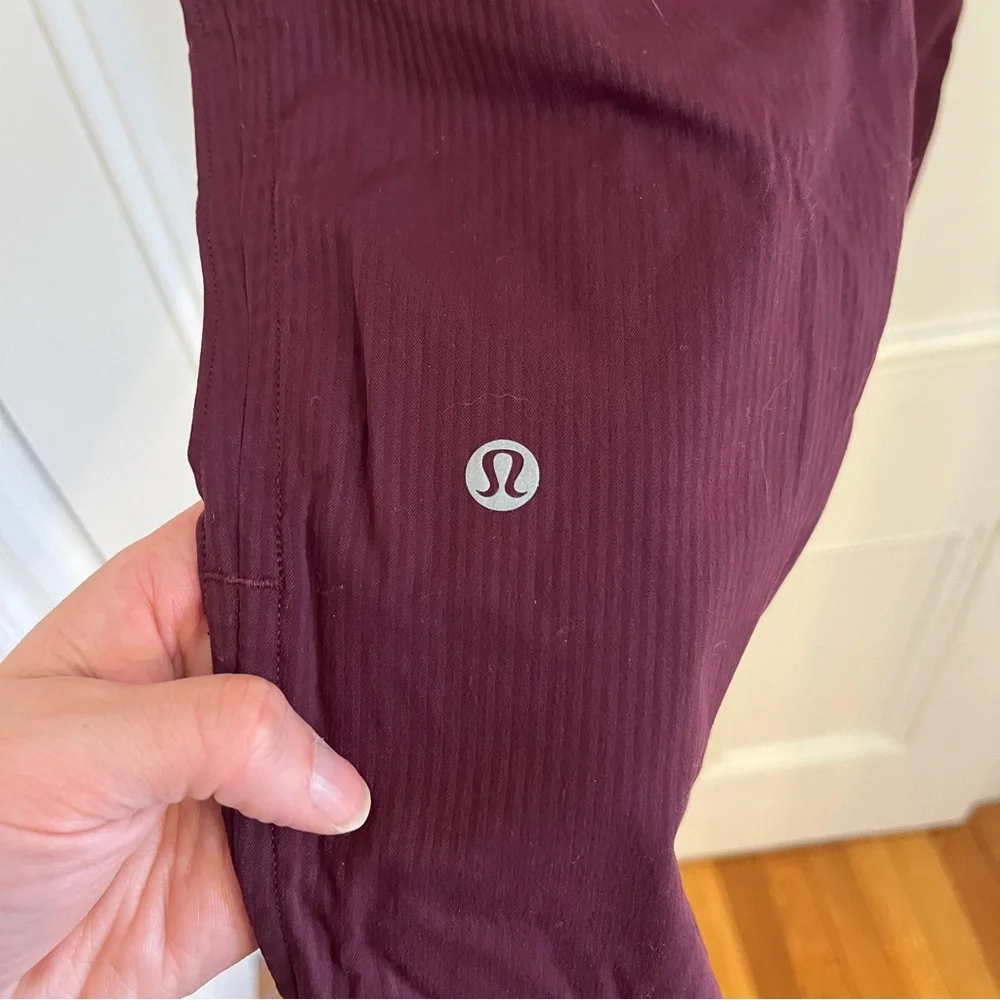 Lululemon EUC Dance Studio Crop Dark Adobe Sz 2 25